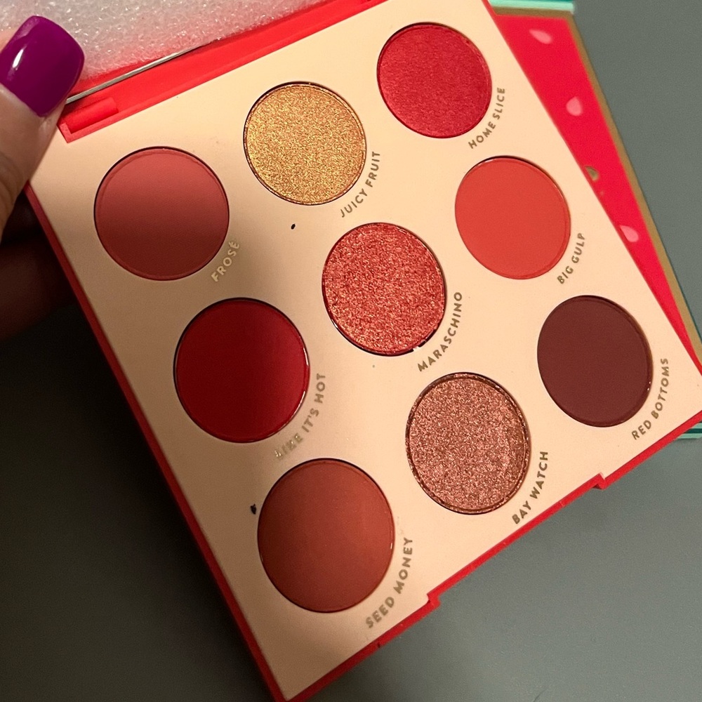 Colour pop eyeshadow palette